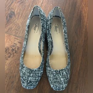 NWOT Bass boucle shoes size 6